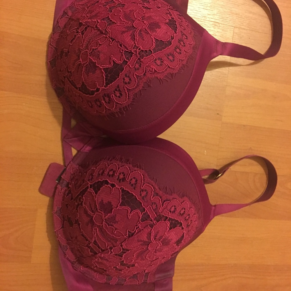 Very Sexy Push UP bra! In Wine Red